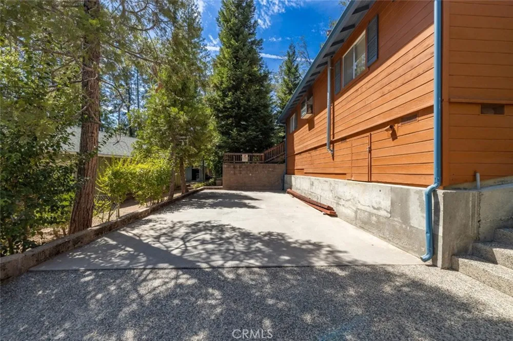 39268 Robin Bass Lake, CA 93604