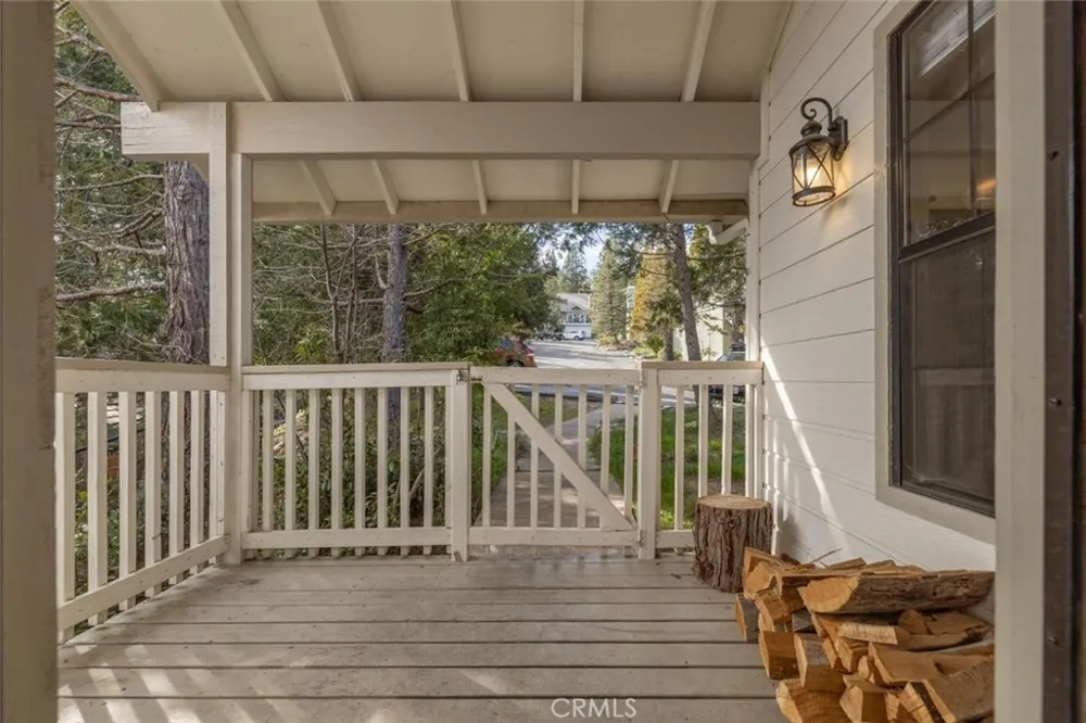 50850 Smoke Tree Bass Lake, CA 93604