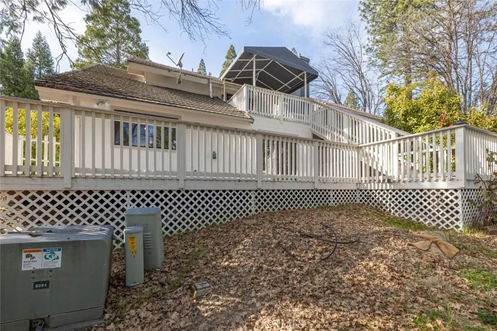 50850 Smoke Tree Bass Lake, CA 93604