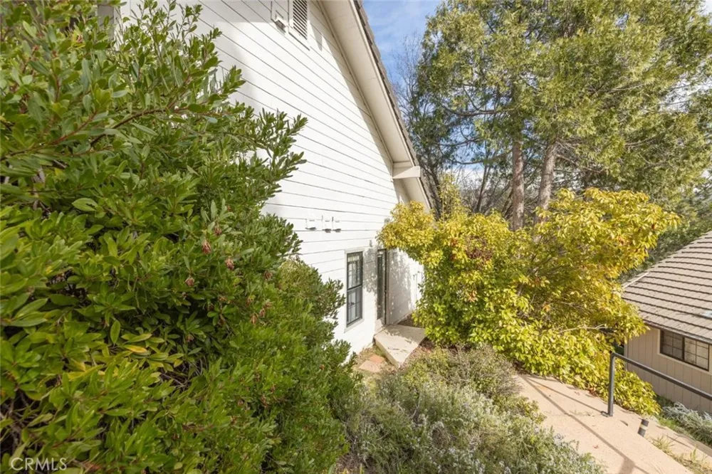 50850 Smoke Tree Bass Lake, CA 93604