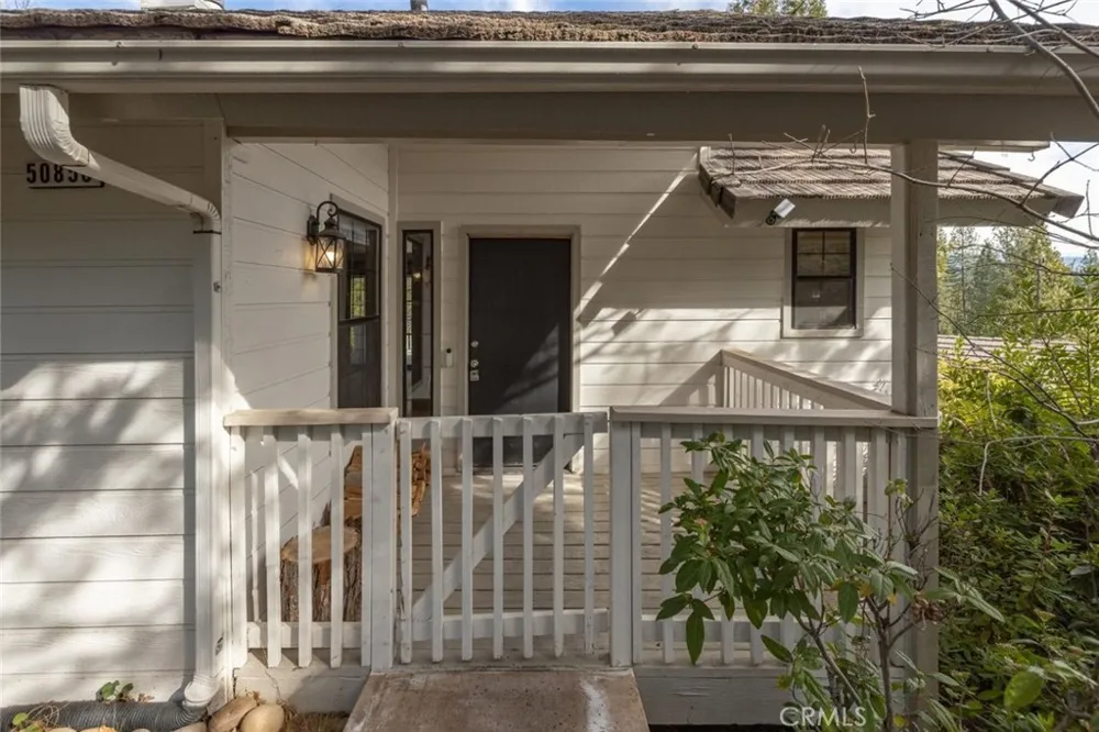 50850 Smoke Tree Bass Lake, CA 93604