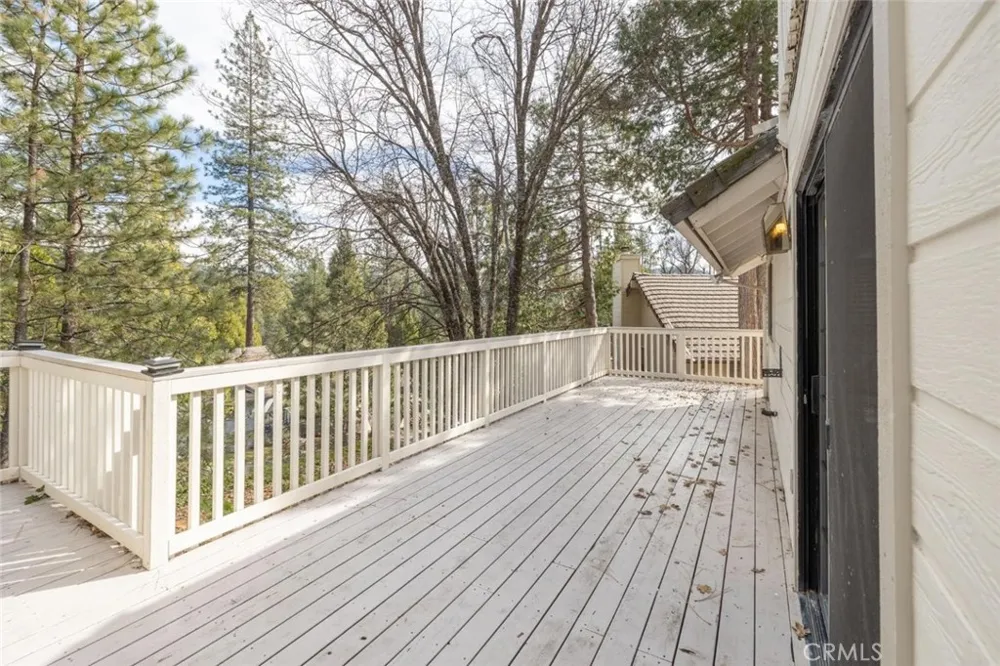 50850 Smoke Tree Bass Lake, CA 93604