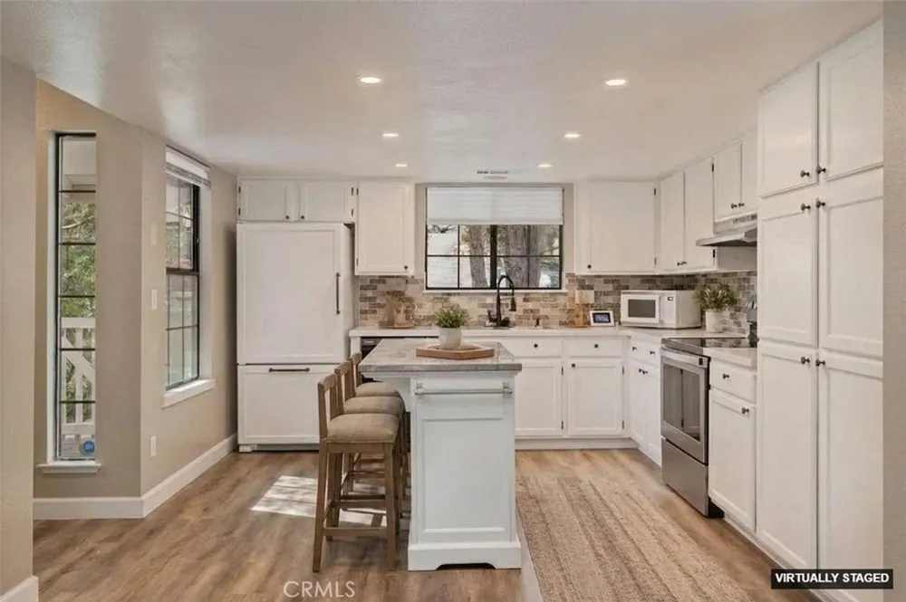 50850 Smoke Tree Bass Lake, CA 93604