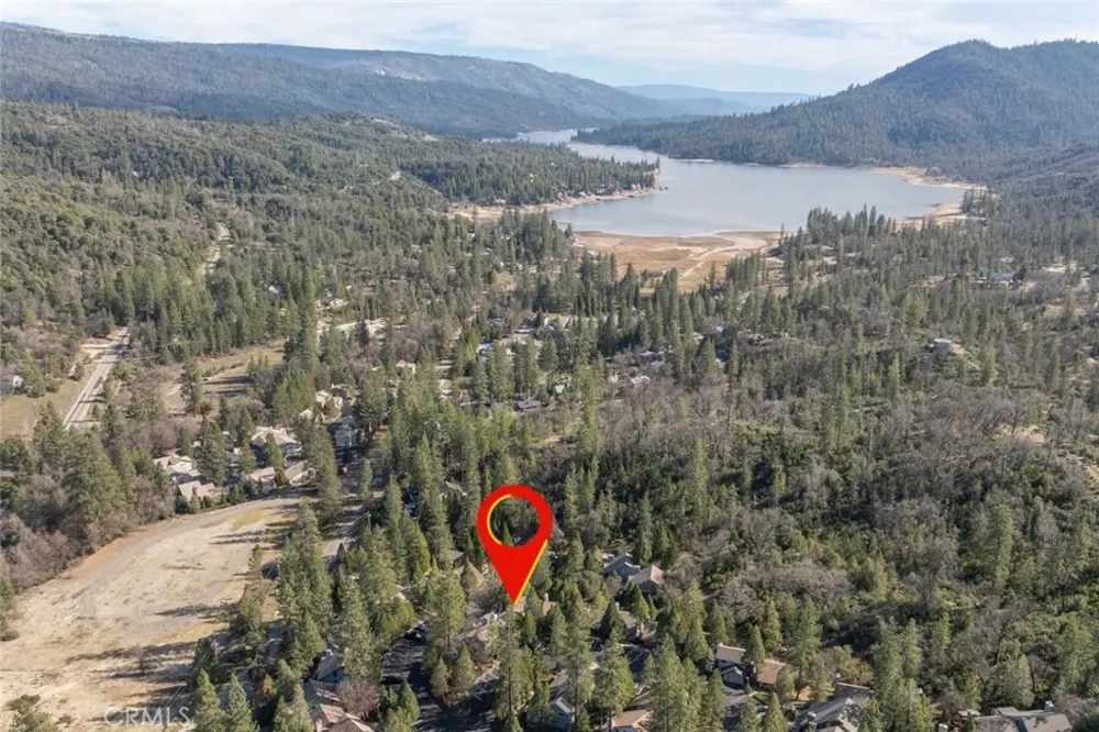 50850 Smoke Tree Bass Lake, CA 93604