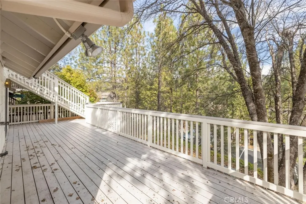 50850 Smoke Tree Bass Lake, CA 93604