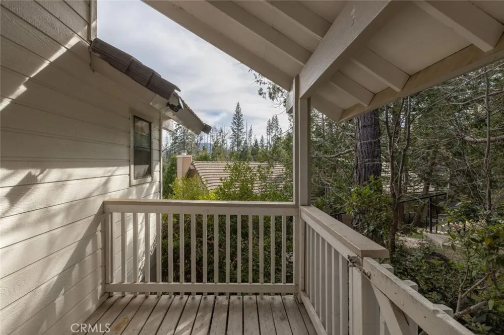 50850 Smoke Tree Bass Lake, CA 93604