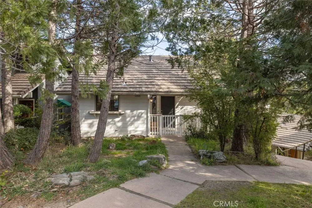 50850 Smoke Tree Bass Lake, CA 93604