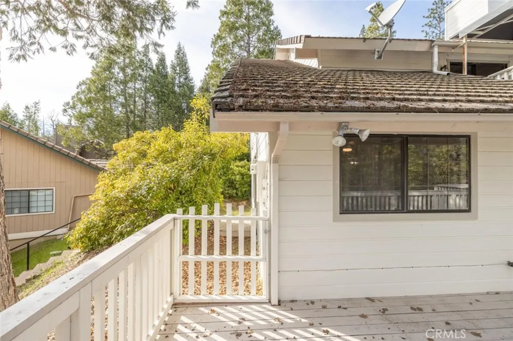 50850 Smoke Tree Bass Lake, CA 93604