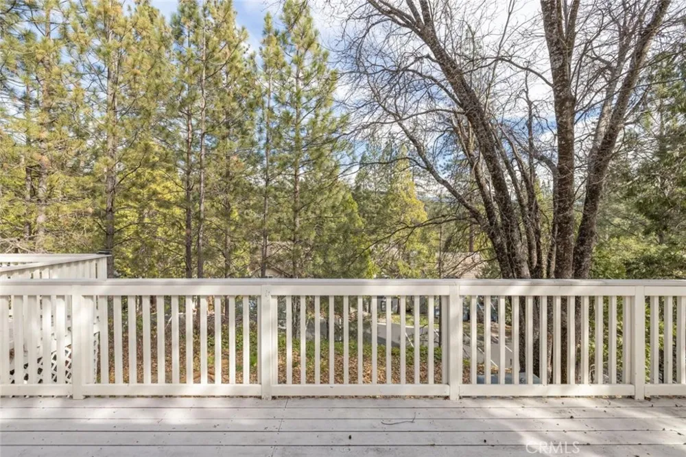 50850 Smoke Tree Bass Lake, CA 93604