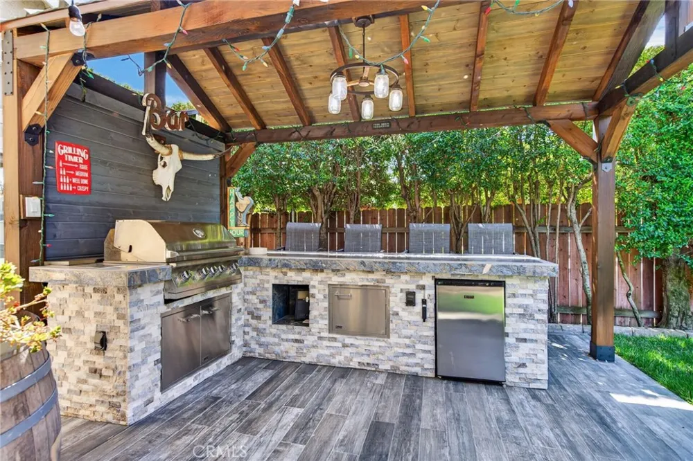 8082 Summer Place Fontana, CA 92336