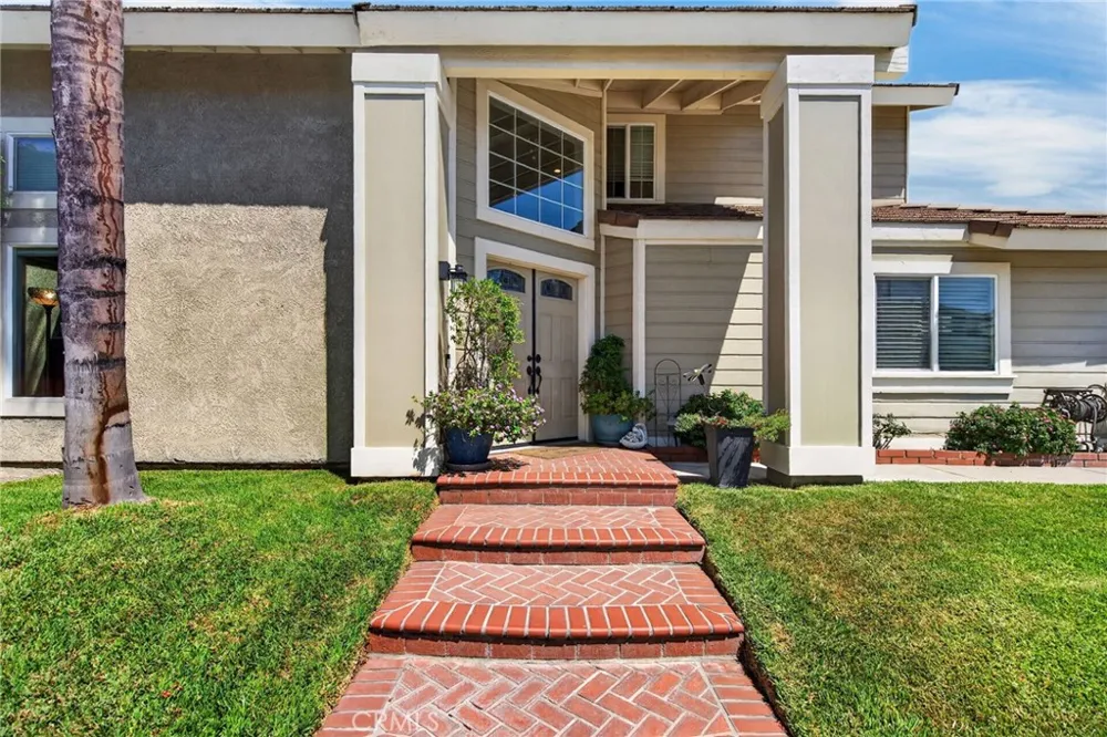 8082 Summer Place Fontana, CA 92336