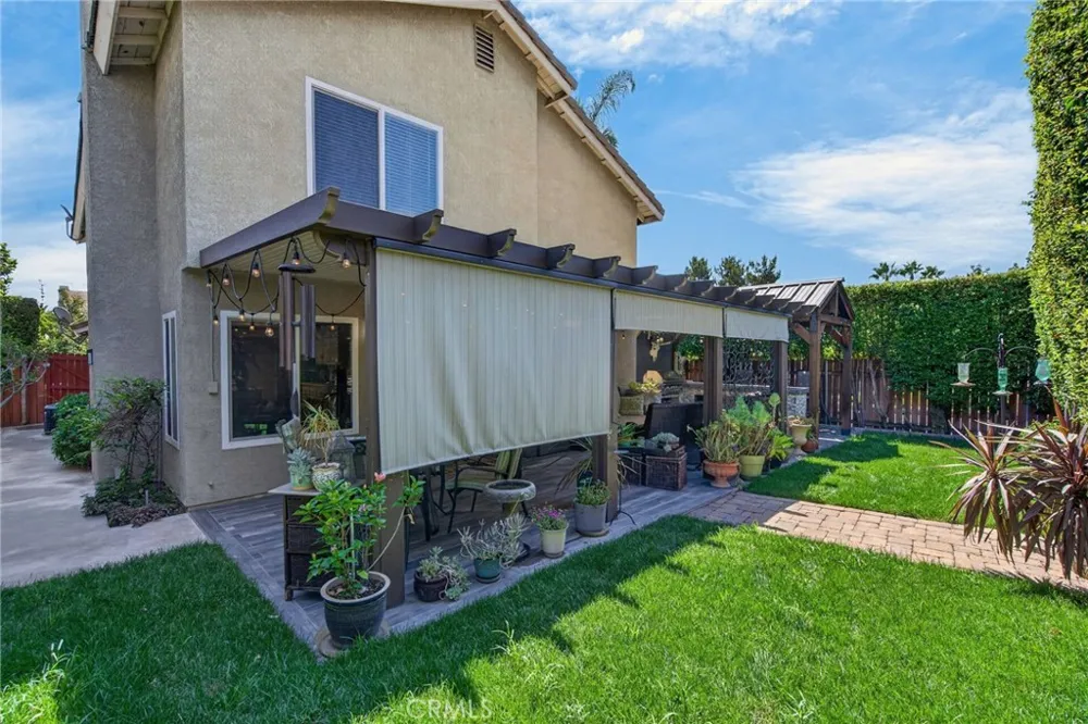 8082 Summer Place Fontana, CA 92336