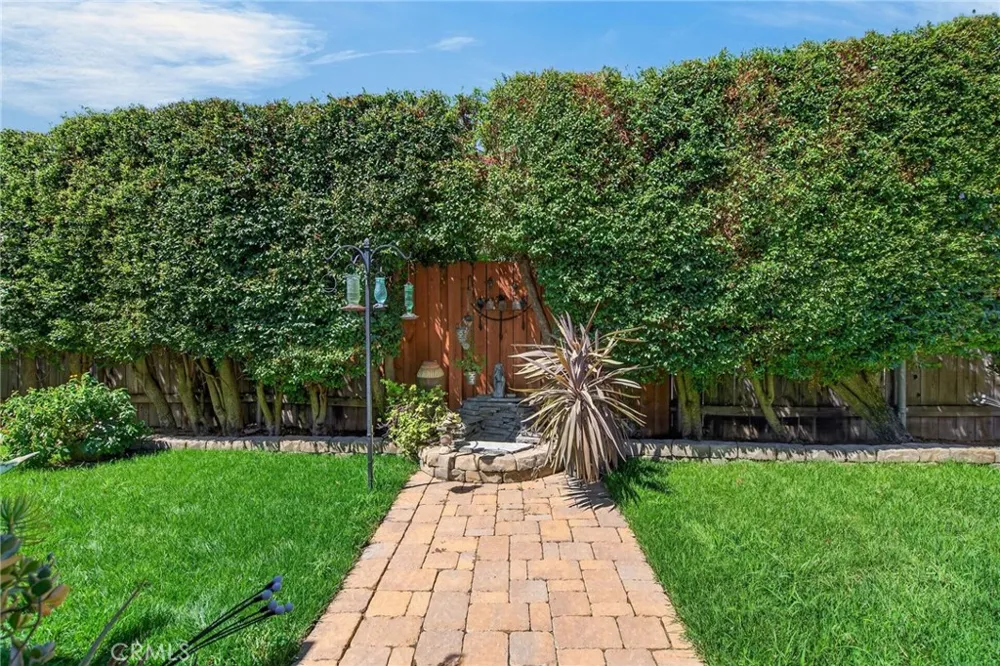 8082 Summer Place Fontana, CA 92336