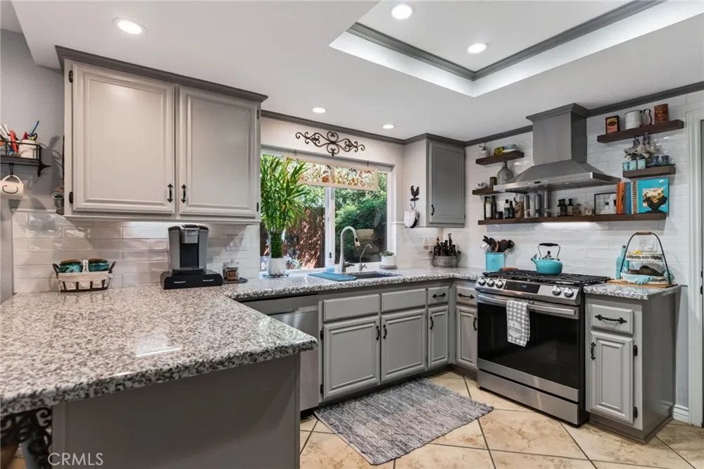 8082 Summer Place Fontana, CA 92336