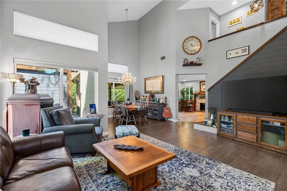 8082 Summer Place Fontana, CA 92336