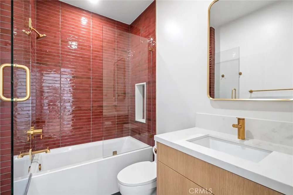 314 E 16th #B Costa Mesa, CA 92627