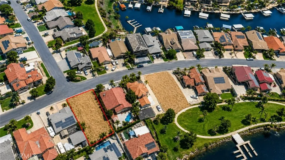 30011 Clear Water Canyon Lake, CA 92587