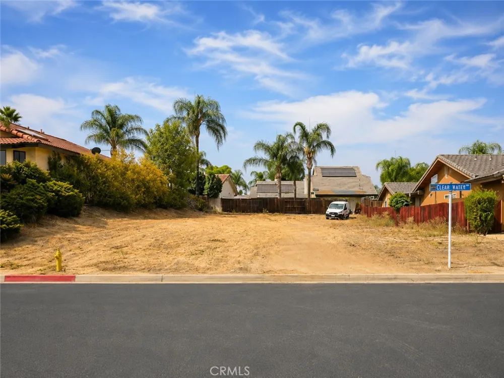30011 Clear Water Canyon Lake, CA 92587