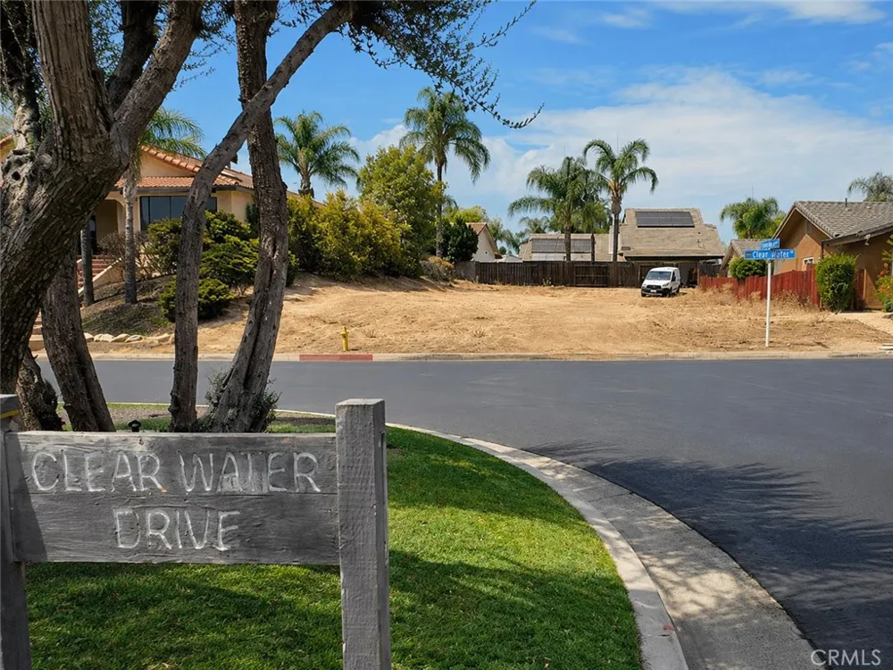 30011 Clear Water Canyon Lake, CA 92587