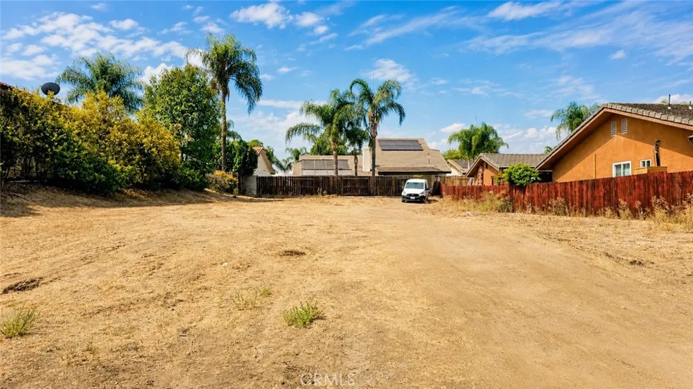 30011 Clear Water Canyon Lake, CA 92587