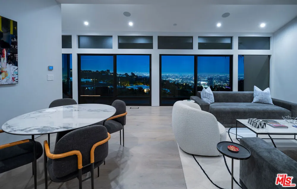 9336 Lloydcrest Drive Beverly Hills, CA 90210
