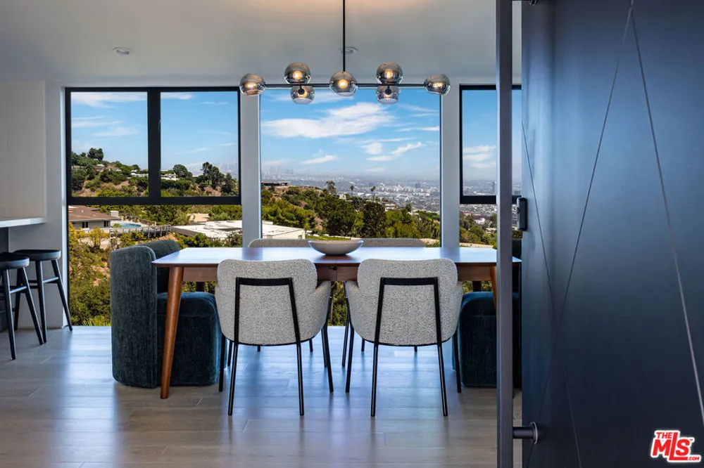 9336 Lloydcrest Drive Beverly Hills, CA 90210