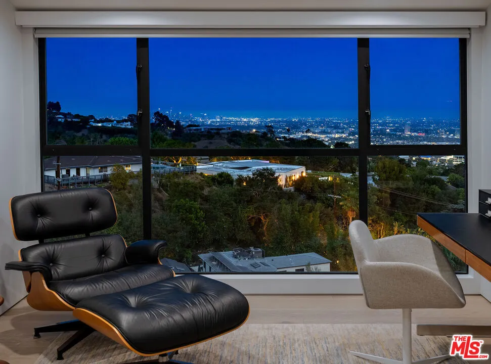 9336 Lloydcrest Drive Beverly Hills, CA 90210