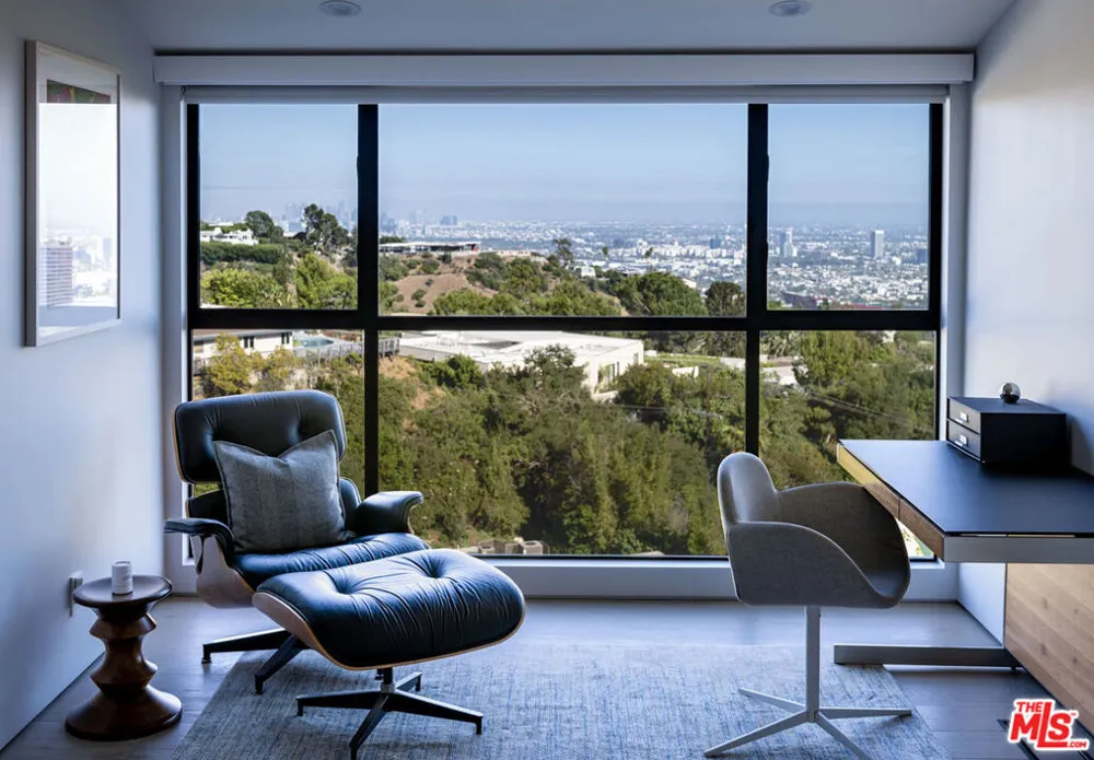 9336 Lloydcrest Drive Beverly Hills, CA 90210