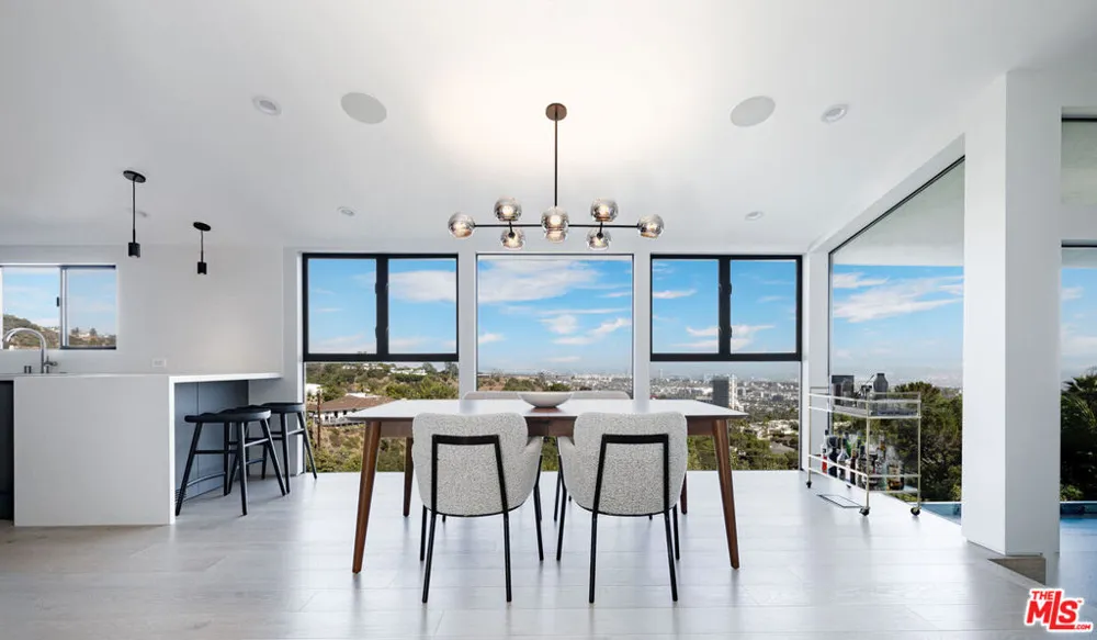 9336 Lloydcrest Drive Beverly Hills, CA 90210