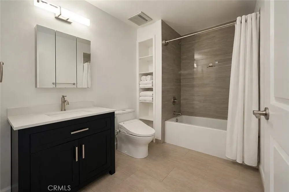 15455 Sherman Way #14 Van Nuys, CA 91406