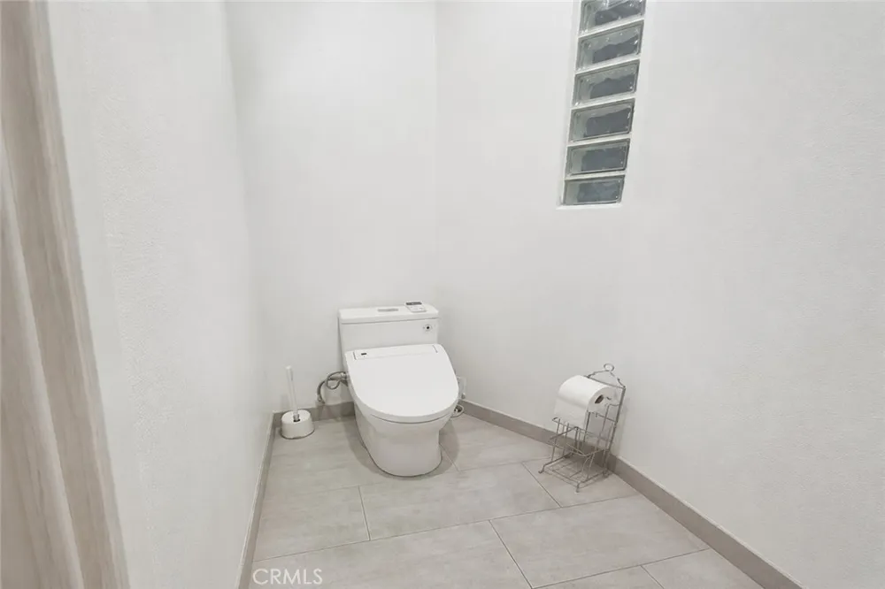 15455 Sherman Way #14 Van Nuys, CA 91406