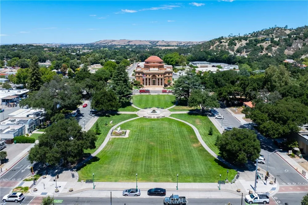 44 Sombrilla Court Atascadero, CA 93422