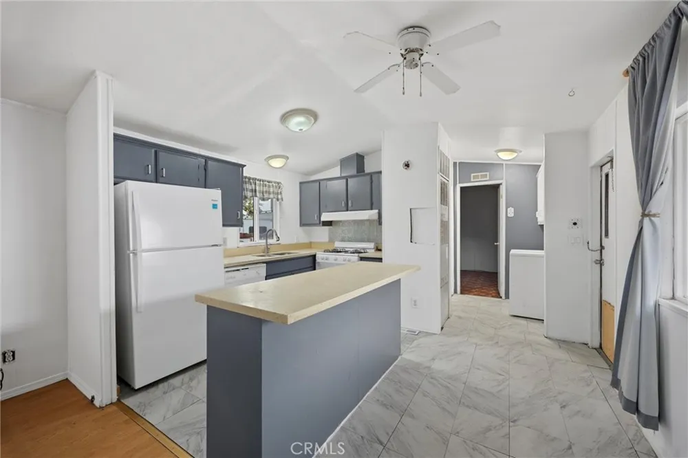 14035 Rosedale Highway #7 Bakersfield, CA 93314