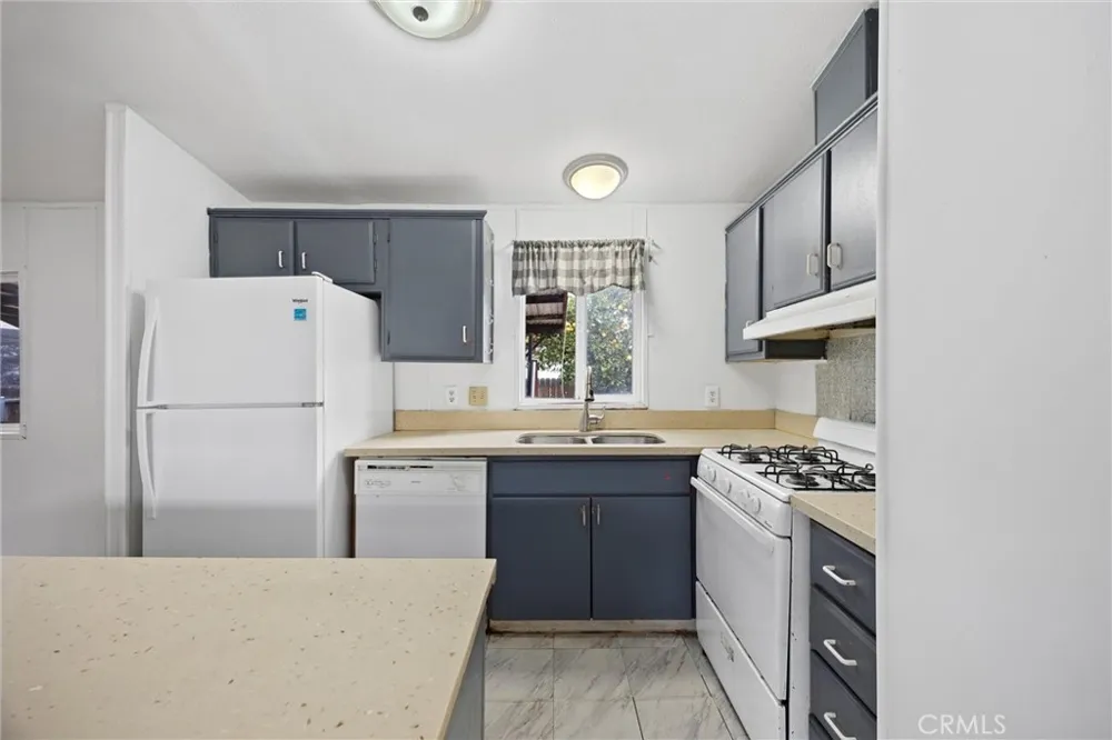 14035 Rosedale Highway #7 Bakersfield, CA 93314