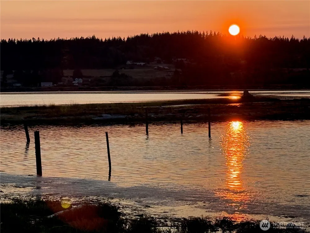 2385 Sunlight Beach Road Clinton, WA 98236