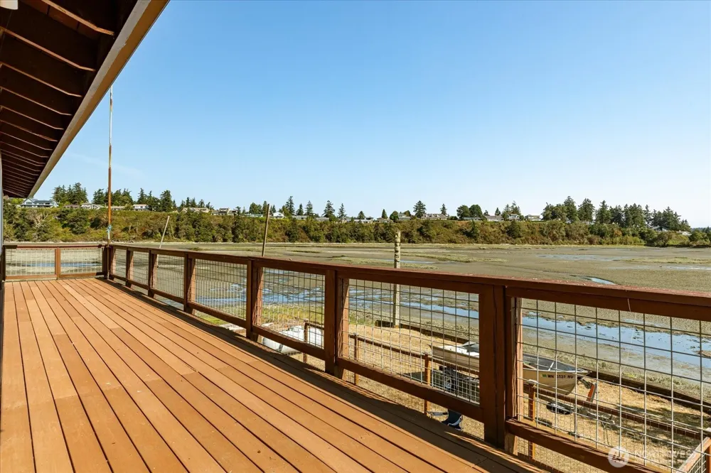 2385 Sunlight Beach Road Clinton, WA 98236