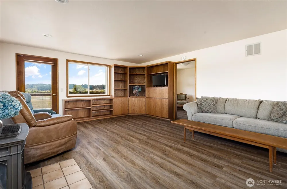 2385 Sunlight Beach Road Clinton, WA 98236