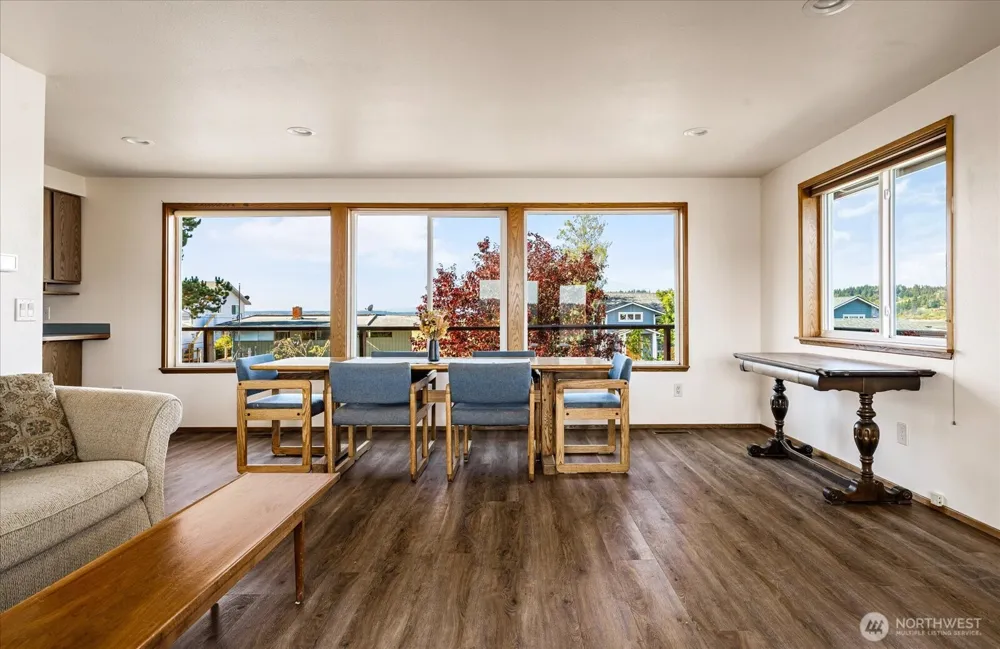 2385 Sunlight Beach Road Clinton, WA 98236