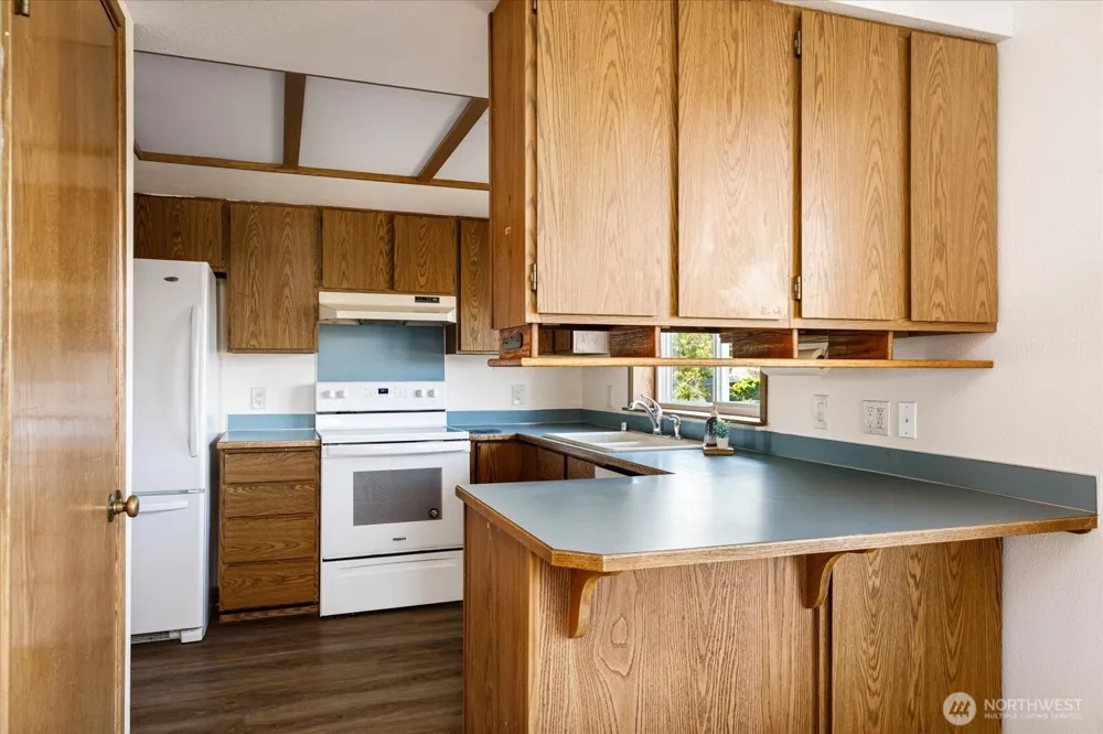 2385 Sunlight Beach Road Clinton, WA 98236