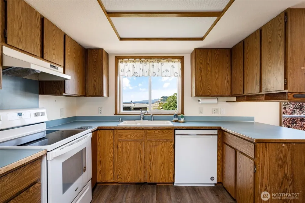2385 Sunlight Beach Road Clinton, WA 98236