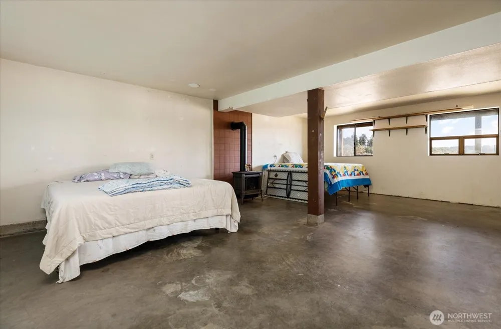 2385 Sunlight Beach Road Clinton, WA 98236
