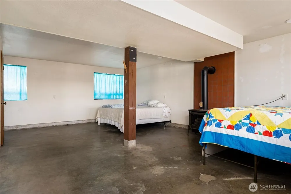 2385 Sunlight Beach Road Clinton, WA 98236