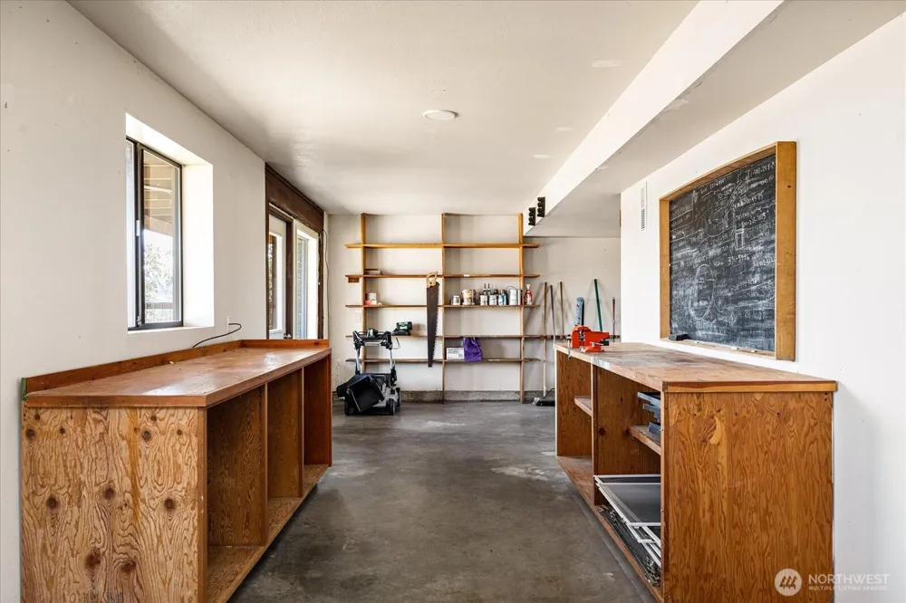 2385 Sunlight Beach Road Clinton, WA 98236
