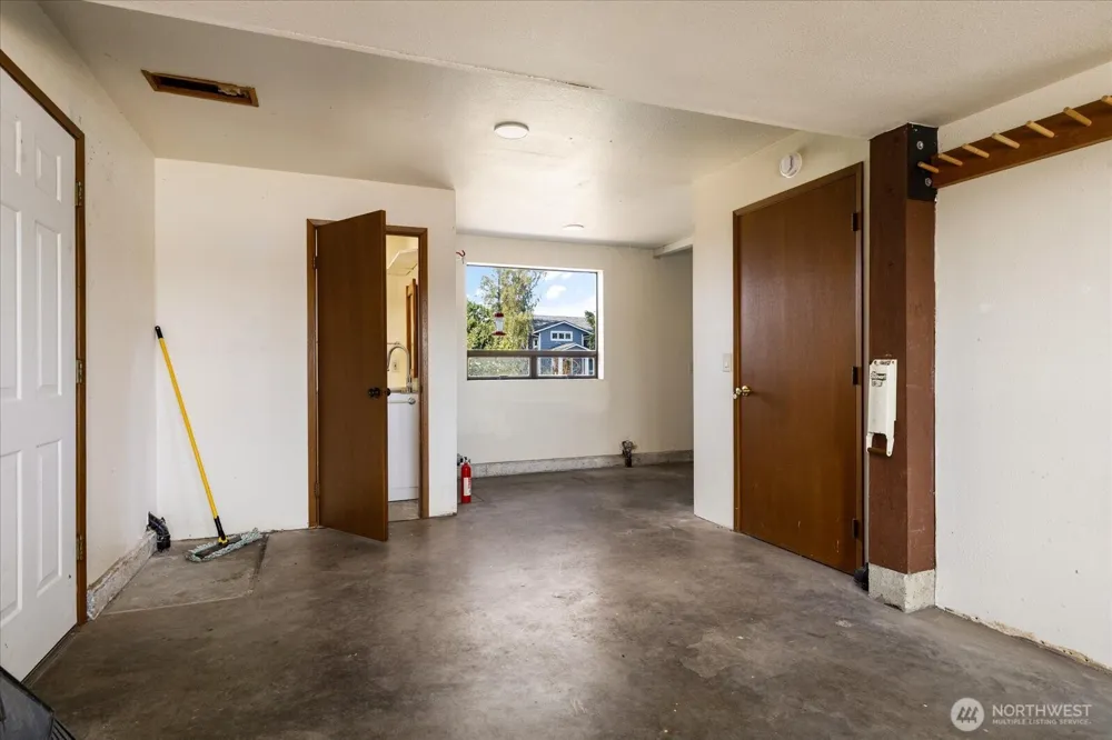 2385 Sunlight Beach Road Clinton, WA 98236
