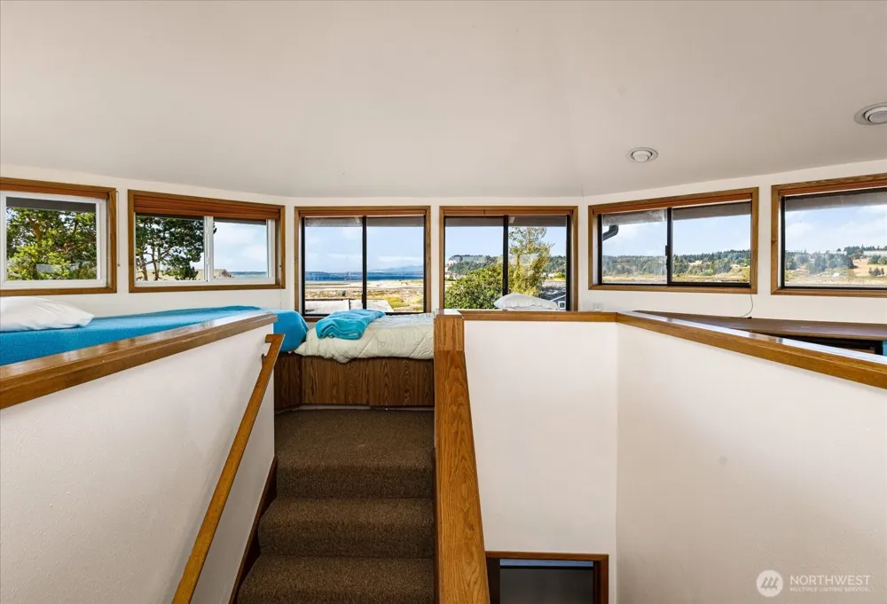 2385 Sunlight Beach Road Clinton, WA 98236