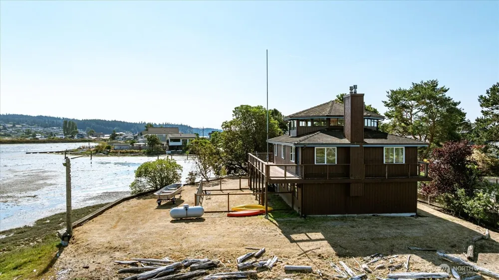 2385 Sunlight Beach Road Clinton, WA 98236