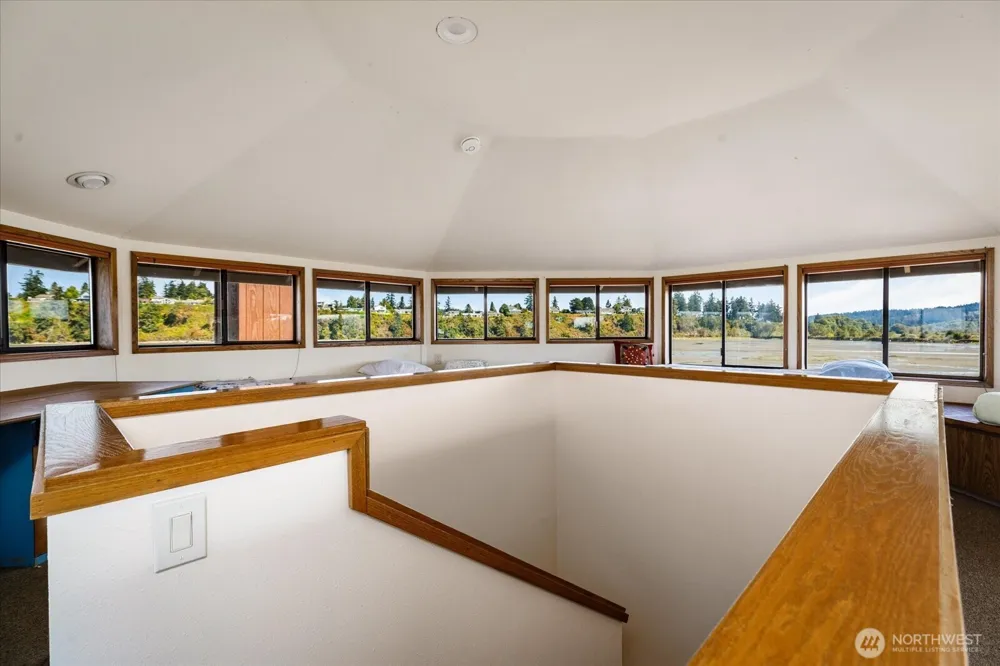 2385 Sunlight Beach Road Clinton, WA 98236