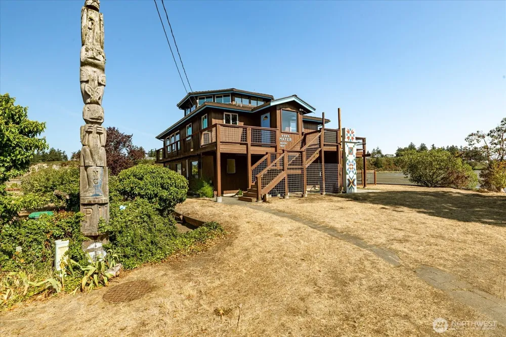 2385 Sunlight Beach Road Clinton, WA 98236