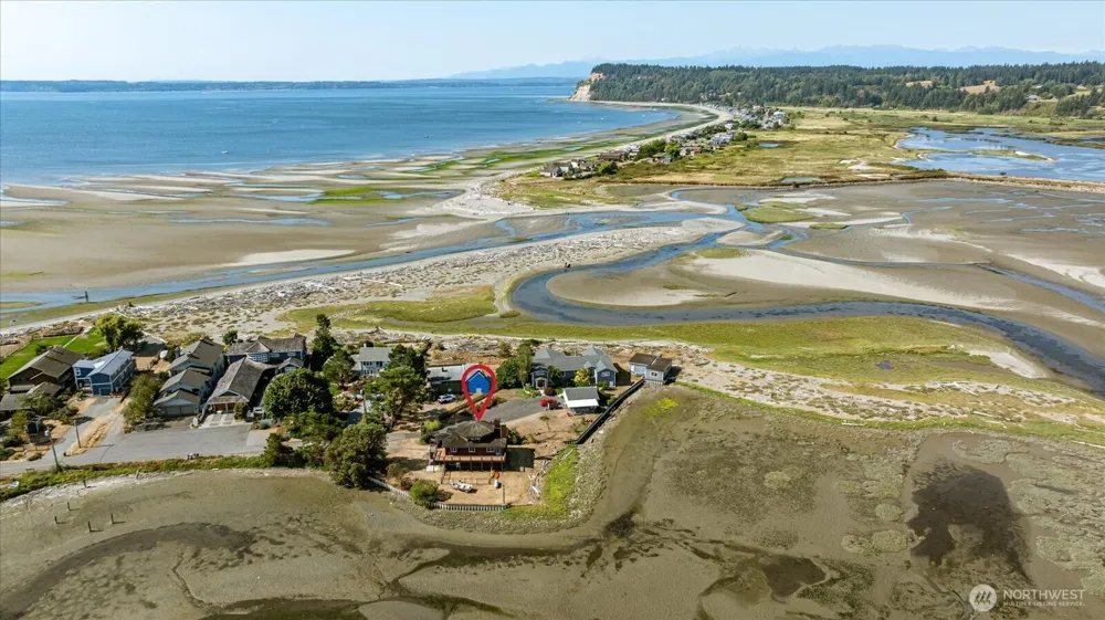 2385 Sunlight Beach Road Clinton, WA 98236
