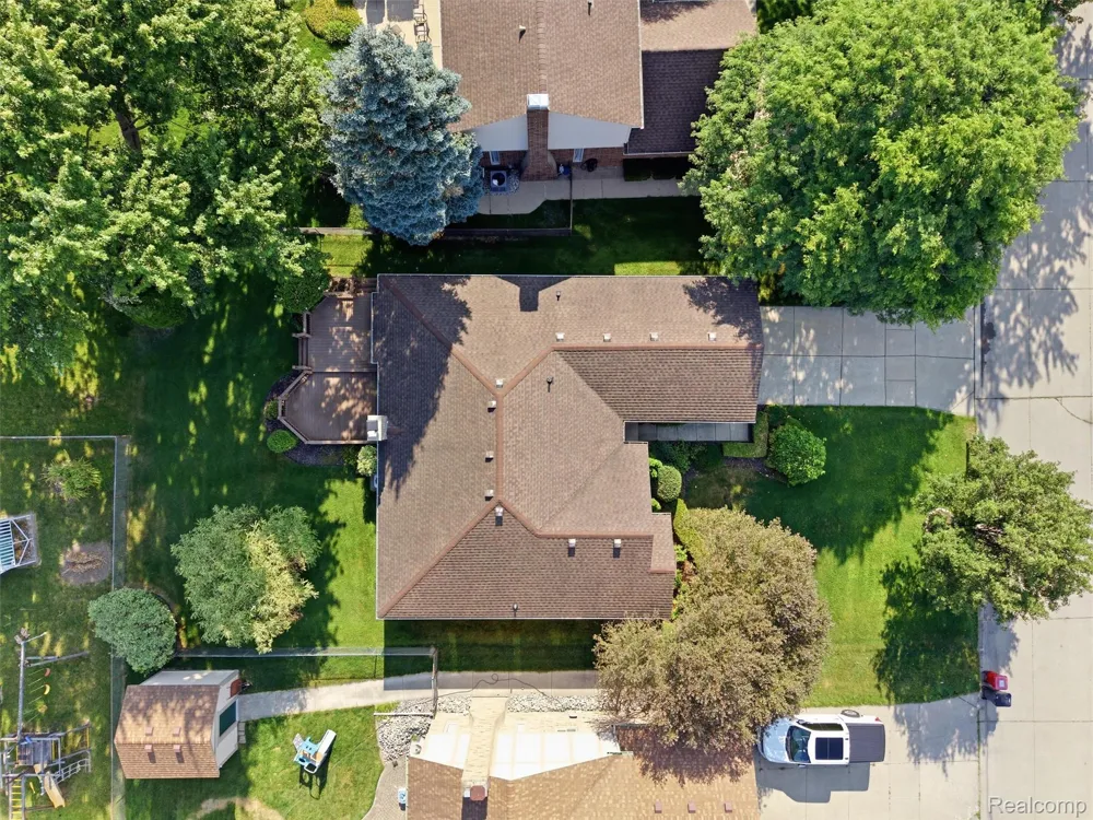 20731 Truax Lane Clinton Charter Township, MI 48038